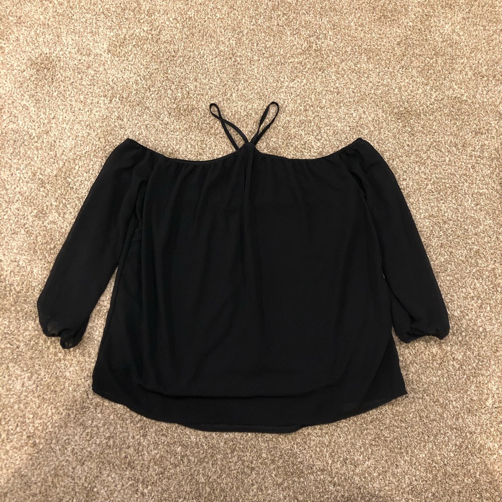 Women’s Off-the-Shoulder Black Flowy Top